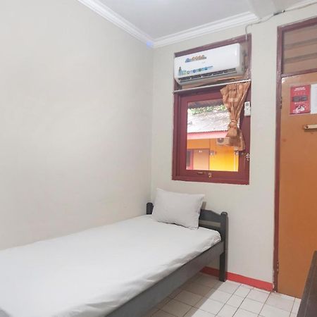Oyo Life 3034 Taman Melati Hotel Depok Luaran gambar