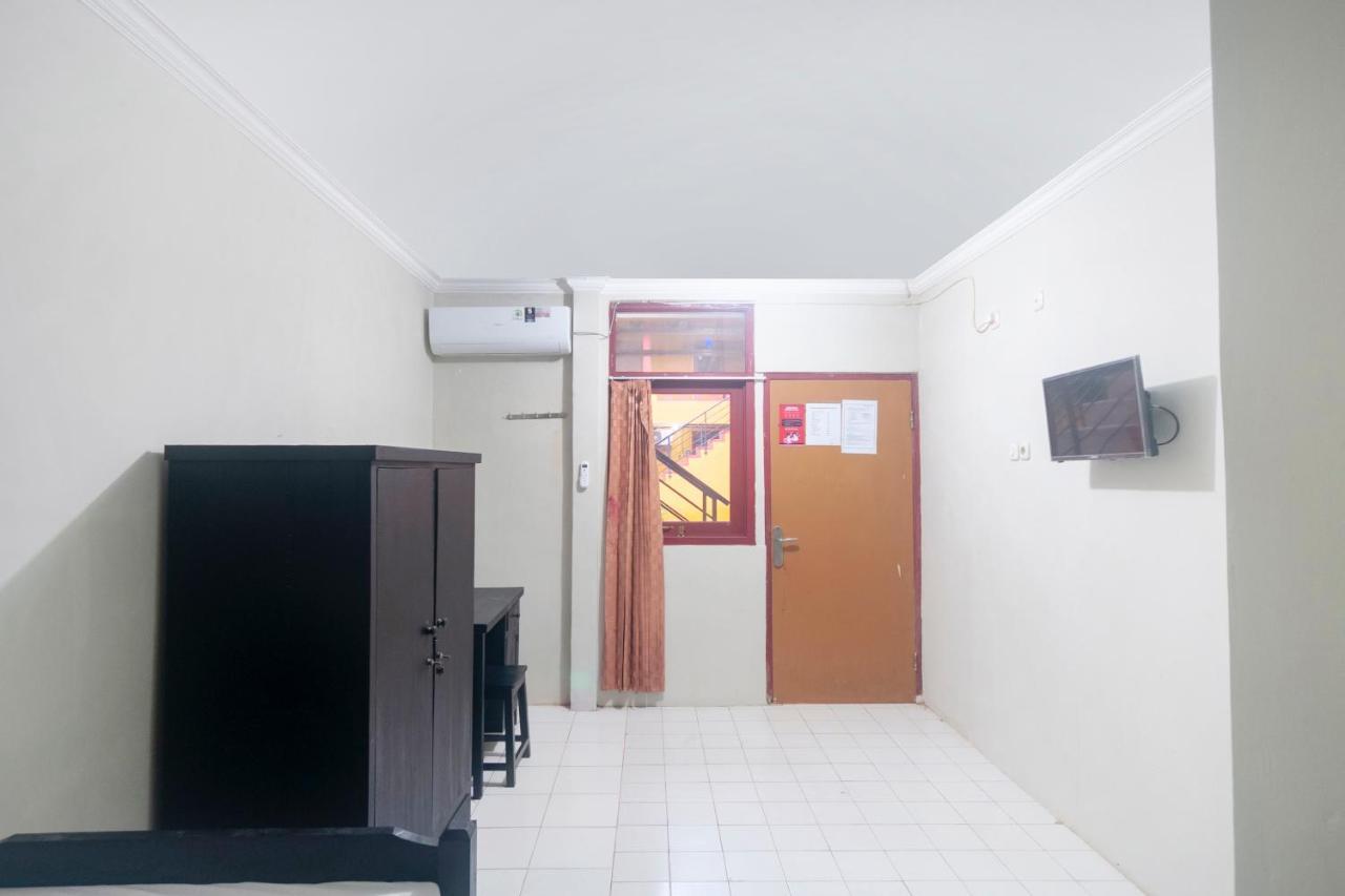 Oyo Life 3034 Taman Melati Hotel Depok Luaran gambar