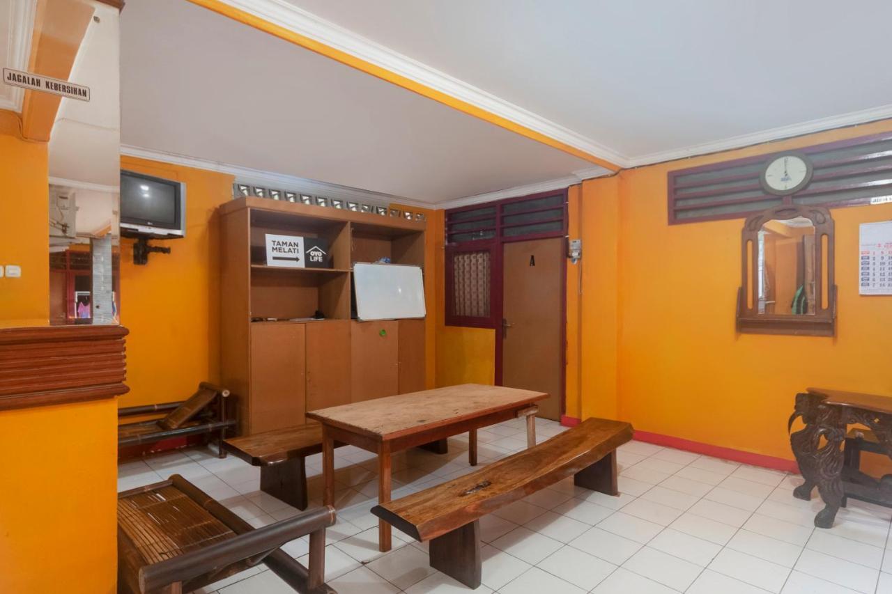 Oyo Life 3034 Taman Melati Hotel Depok Luaran gambar