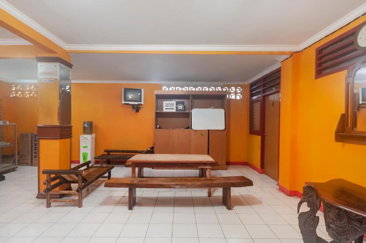 Oyo Life 3034 Taman Melati Hotel Depok Luaran gambar