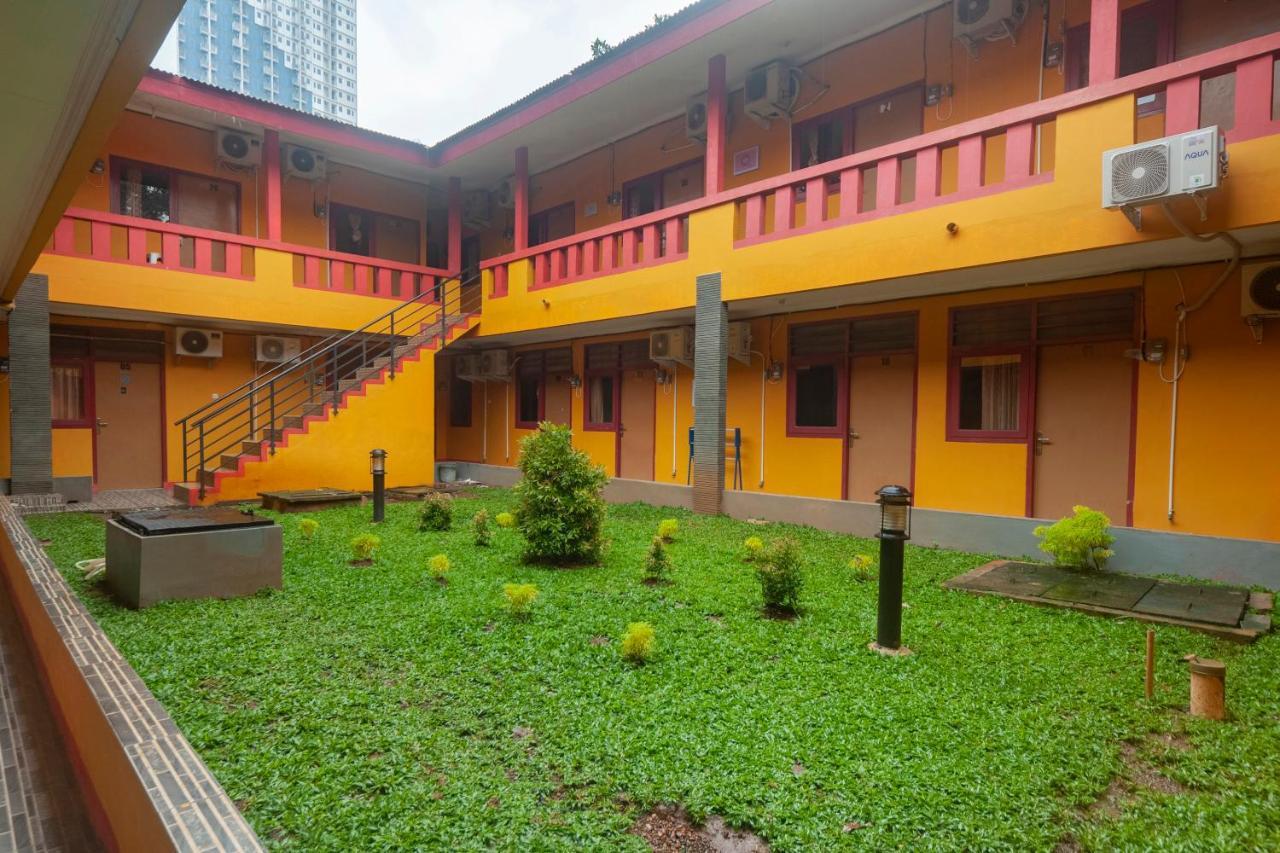 Oyo Life 3034 Taman Melati Hotel Depok Luaran gambar