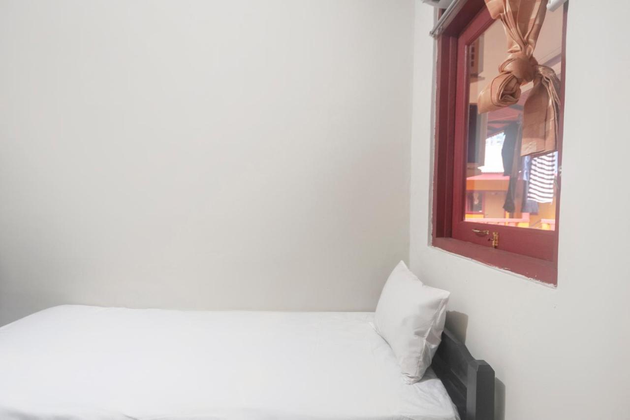 Oyo Life 3034 Taman Melati Hotel Depok Luaran gambar